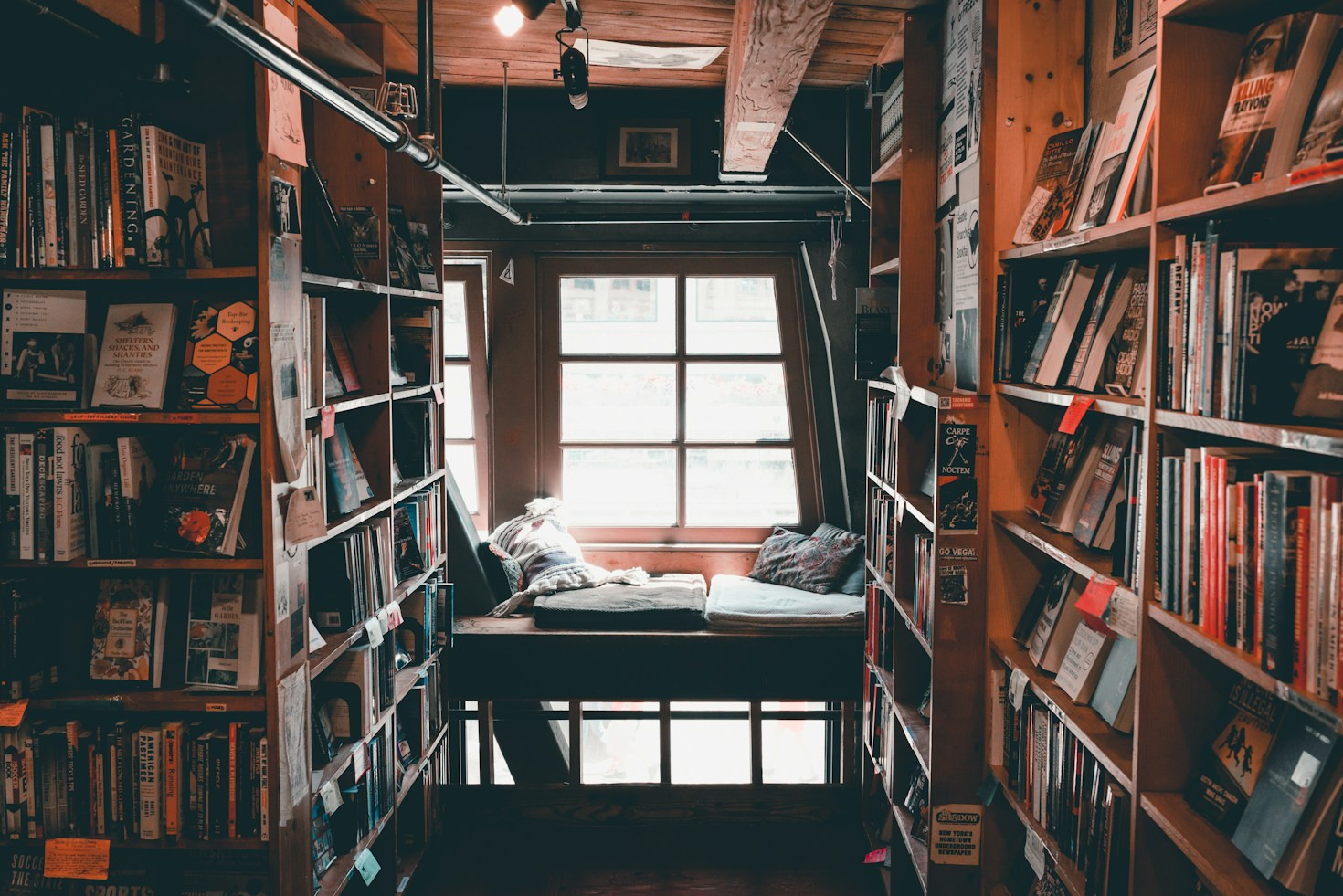 Creating Atmospheric Fiction With Simple Prose